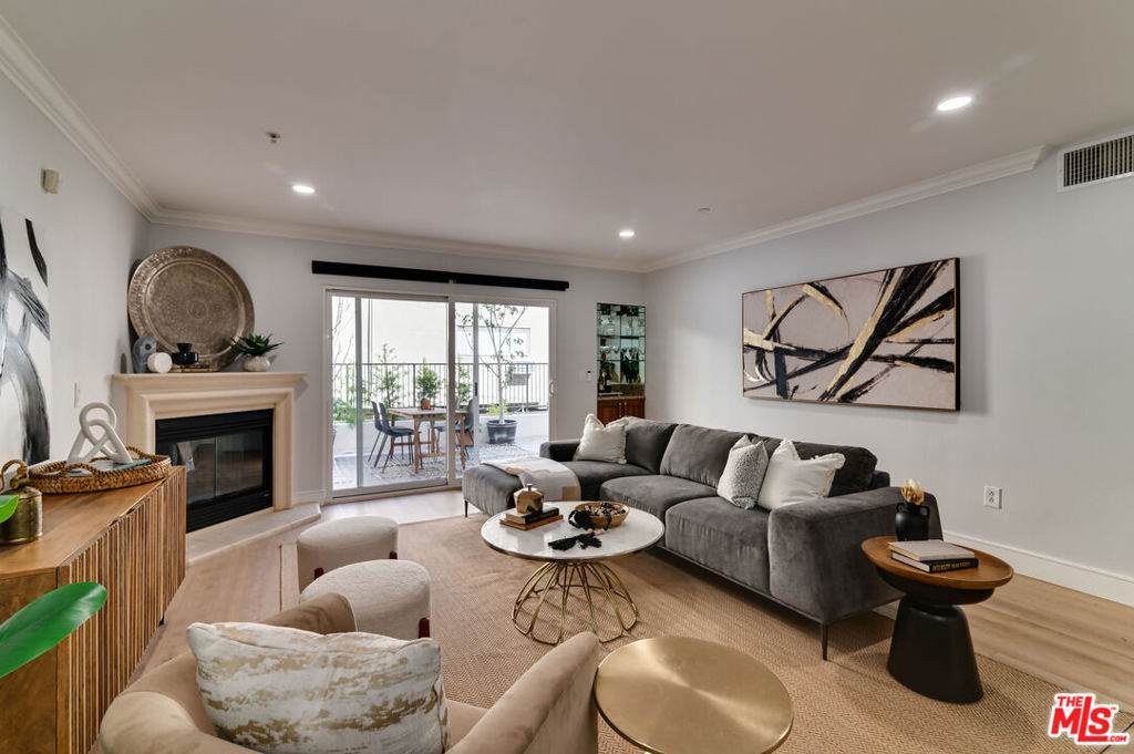 1878 Greenfield Avenue - Photo 1