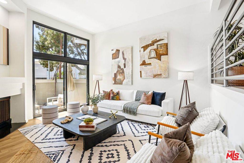 4310 Glencoe Avenue - Photo 1