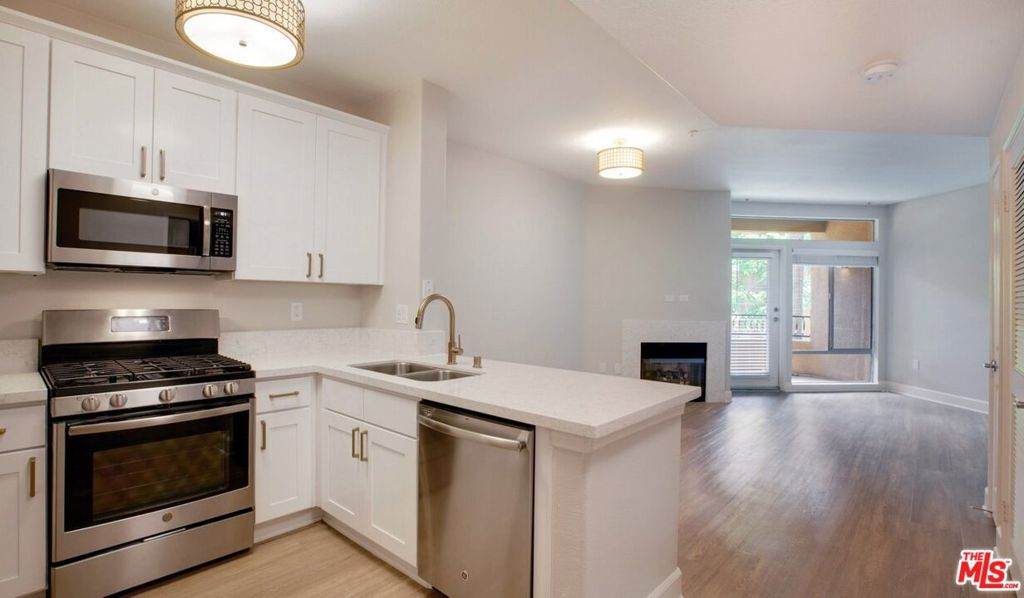 340 Hauser Boulevard - Photo 1