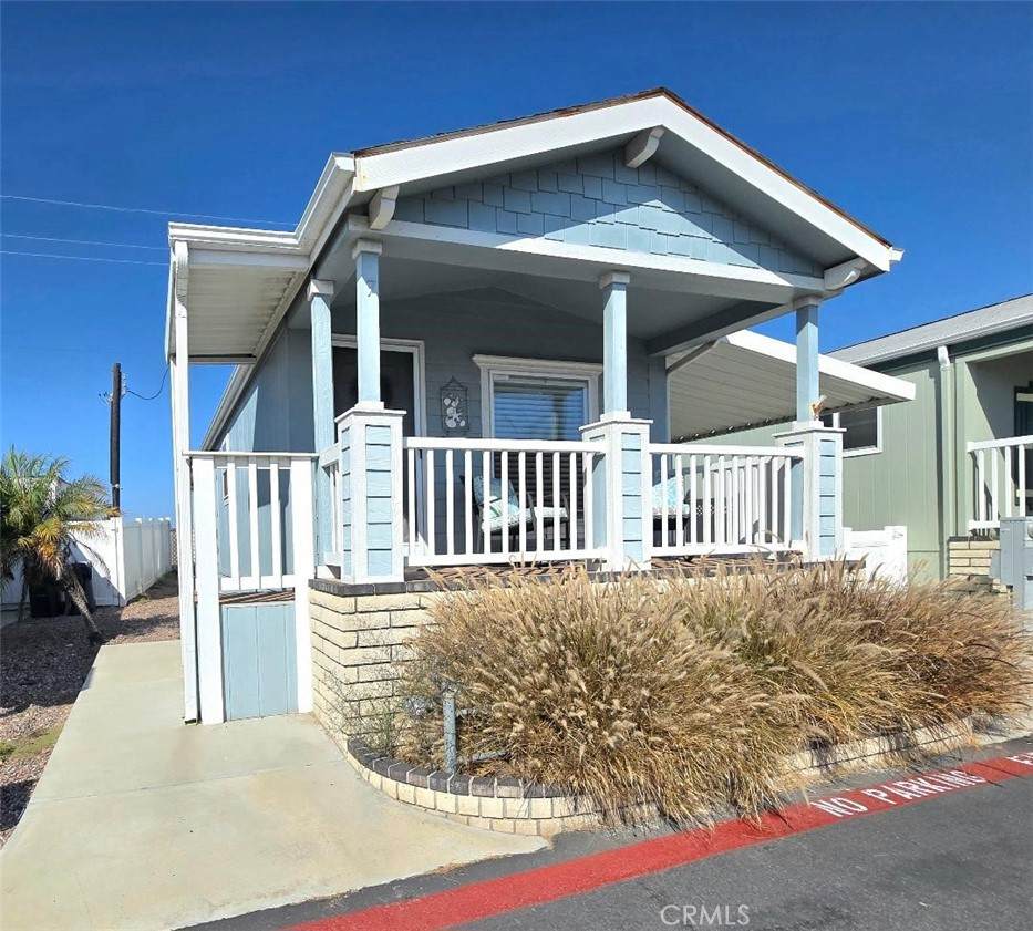 21851 Newland St. - Photo 1