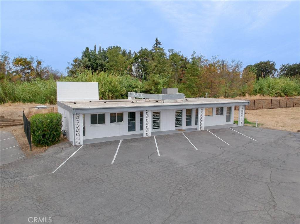 1573 W 18th Street - Photo 1