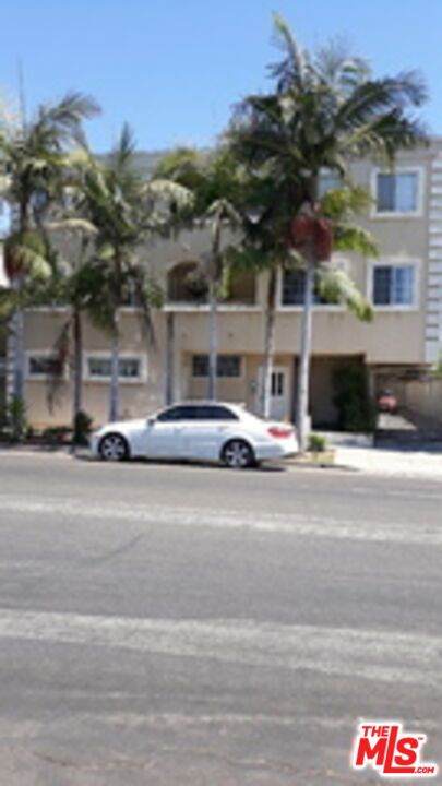 2432 Colby Avenue - Photo 1