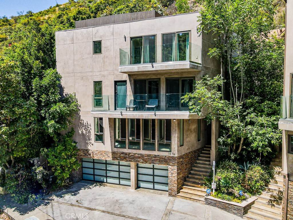 1516 Beverly Glen Boulevard - Photo 1