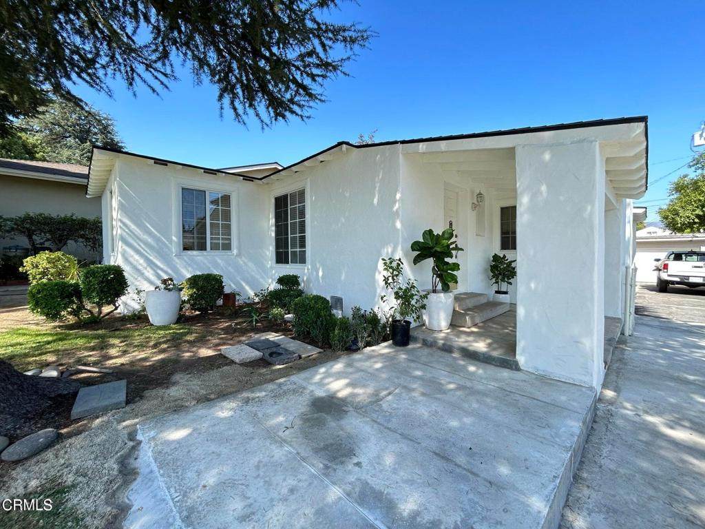 4622 La Canada Blvd Boulevard - Photo 1