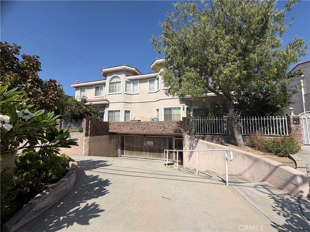 631 Ave Fairview - Photo 1