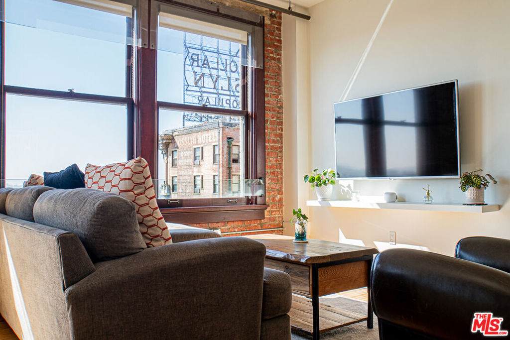 460 Spring Street - Photo 1