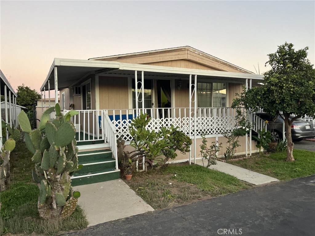 16707 Garfield Avenue - Photo 1