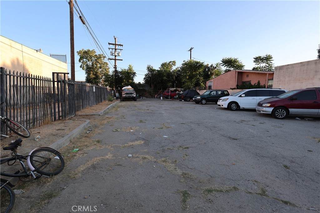 810 133rd - Photo 1