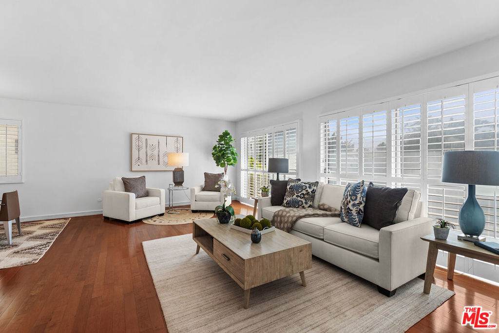 2318 Fox Hills Drive - Photo 1