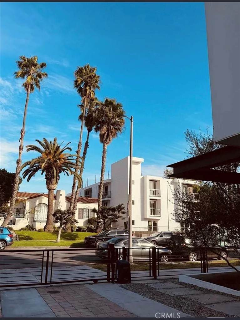 807 Detroit Street - Photo 1