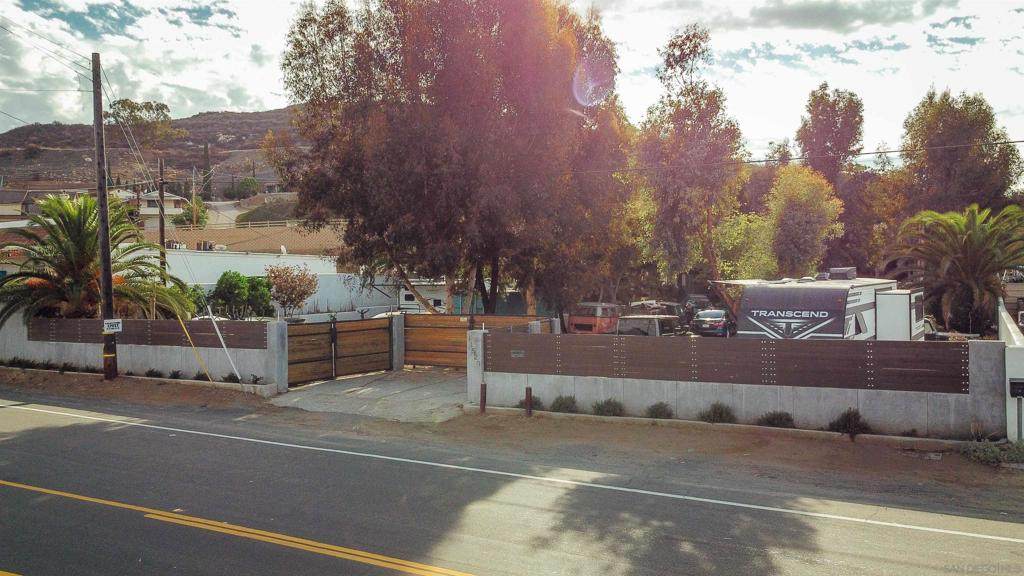 11529 Woodside Avenue - Photo 1