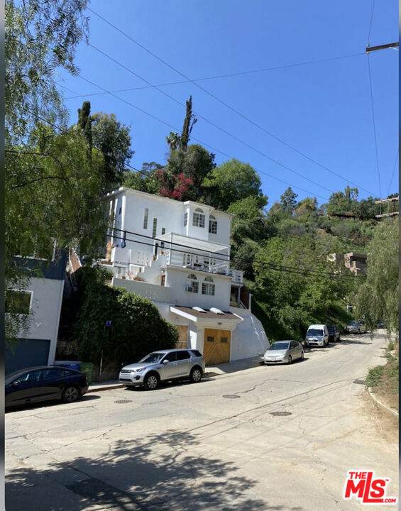 613 Museum Drive - Photo 1