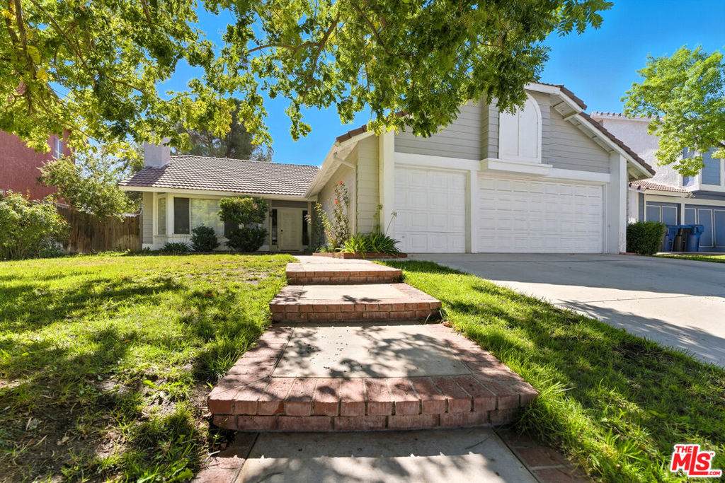 2048 Avenue R10 - Photo 1