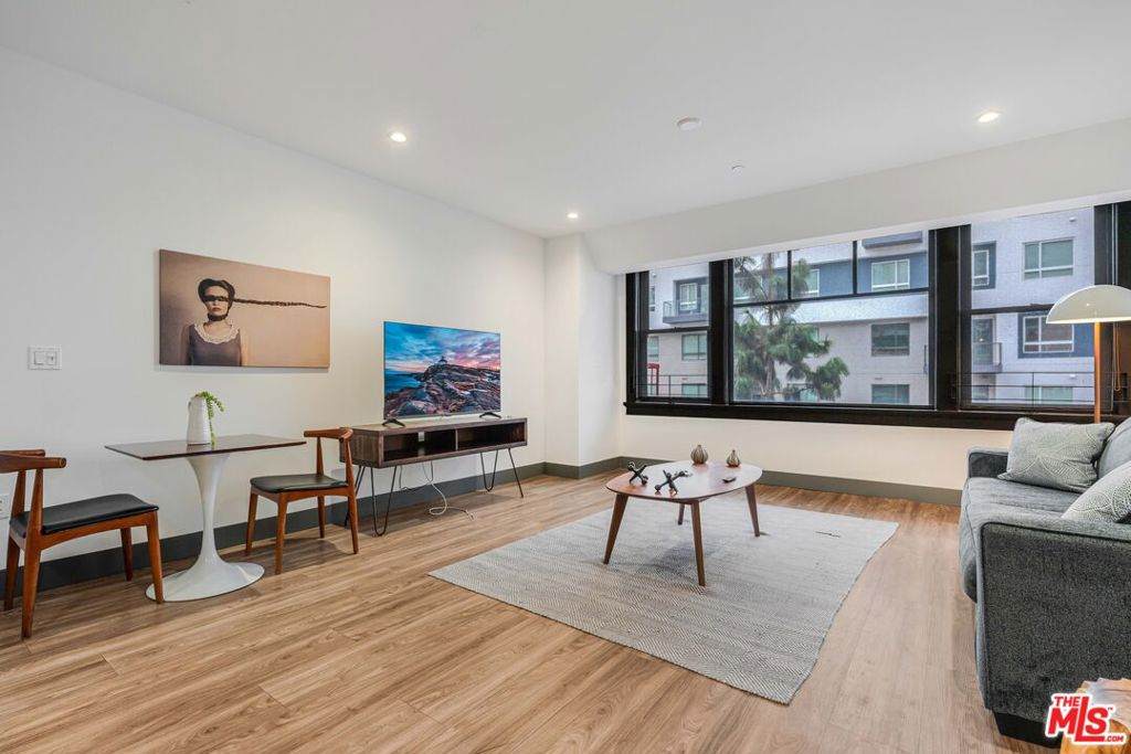 932 Hill Street - Photo 1