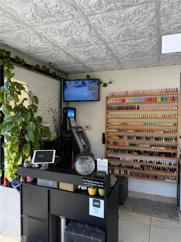 1229 Montana Avenue - Photo 1