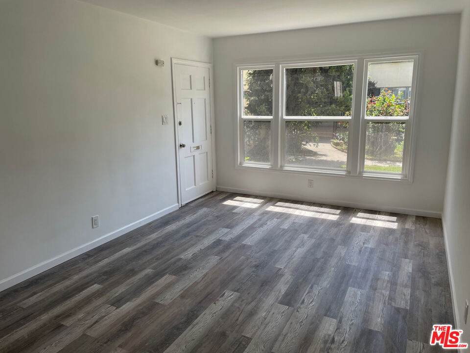 1620 St Andrews Place - Photo 1