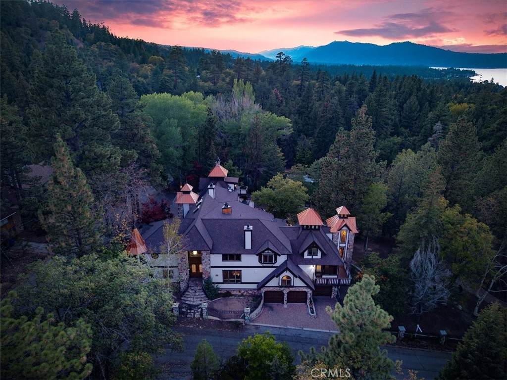 848 Jeffries - Photo 1