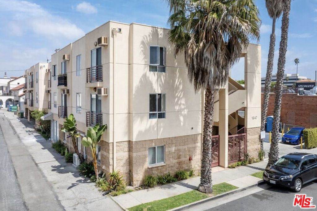 2301 Santa Monica Boulevard - Photo 1
