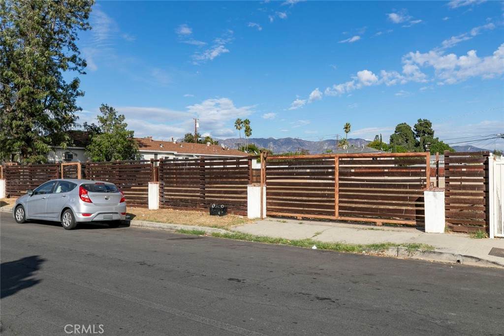 5642 Riverton - Photo 1