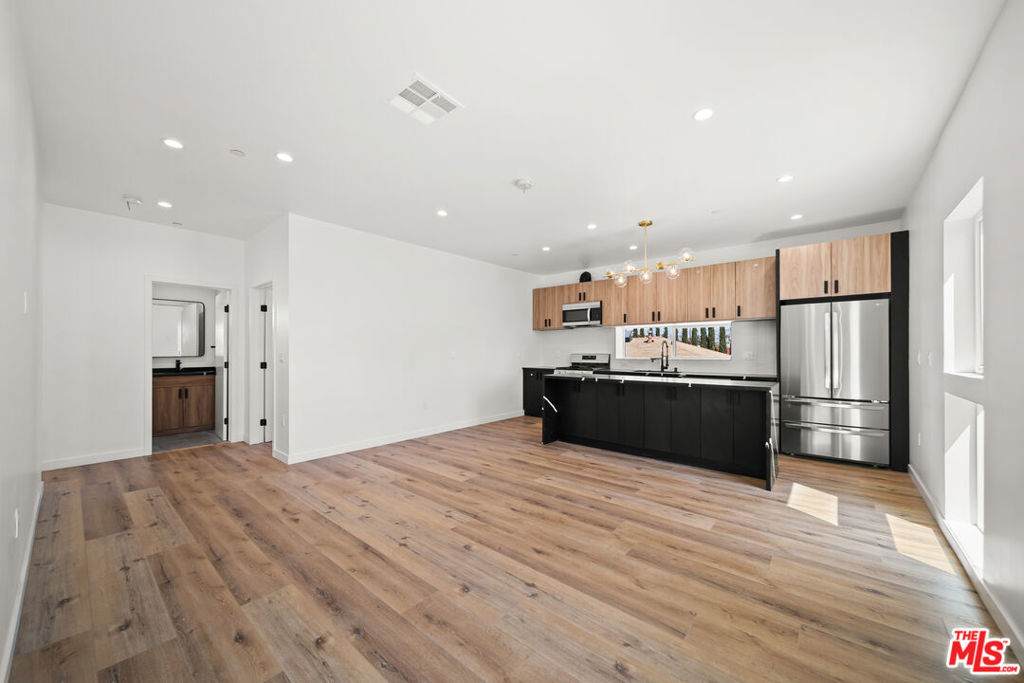 6049 Craner Avenue - Photo 1