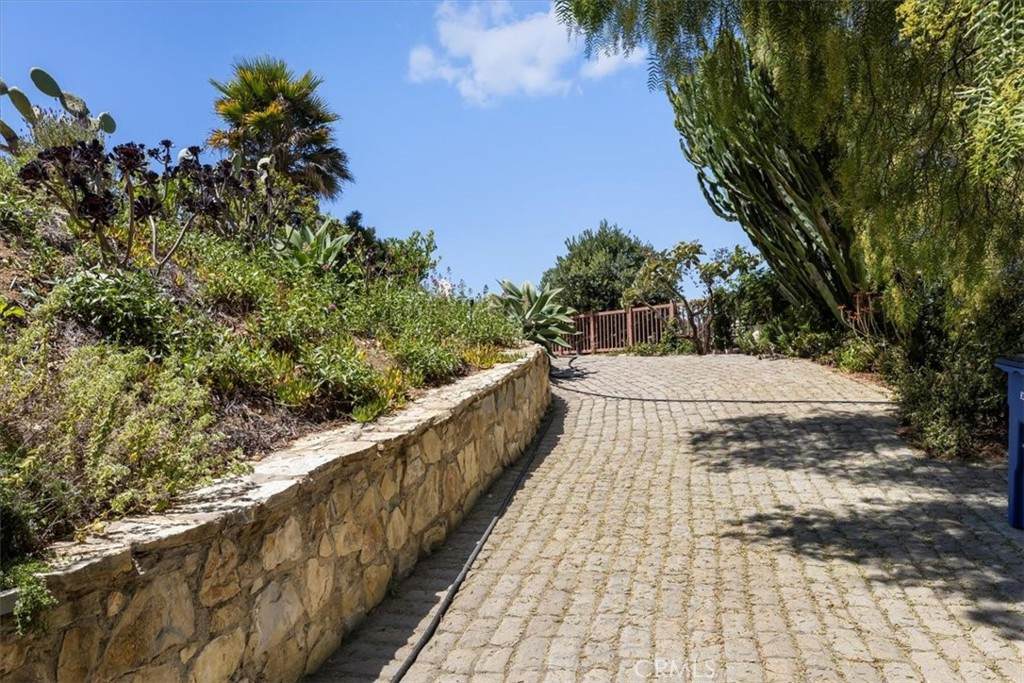 3261 Crownview Drive - Photo 1