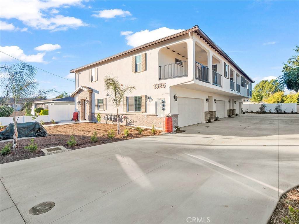 1325 Grand Avenue - Photo 1