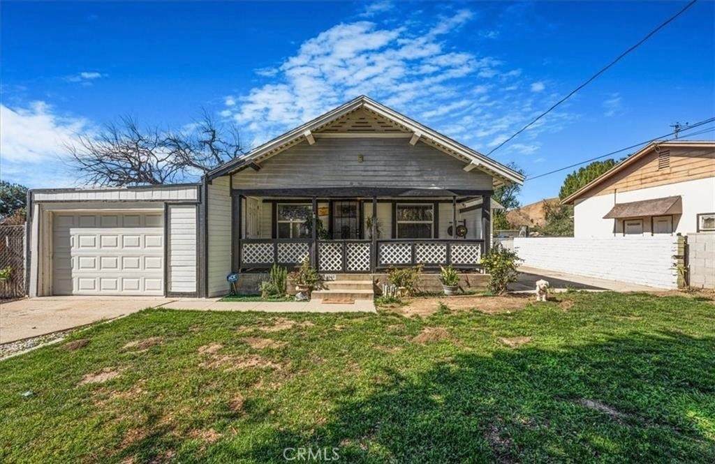 3040 N F St - Photo 1