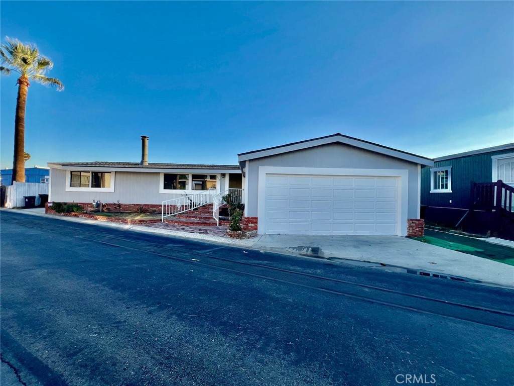 320 Park Vista Street - Photo 1