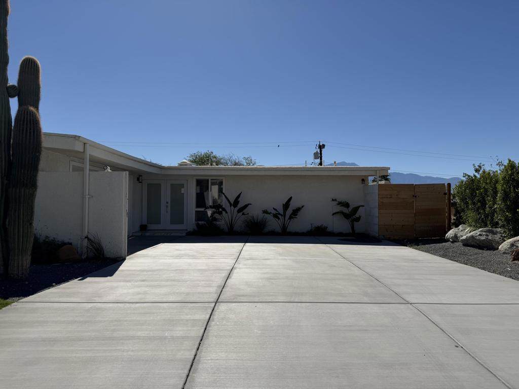 12811 Catalpa Avenue - Photo 1