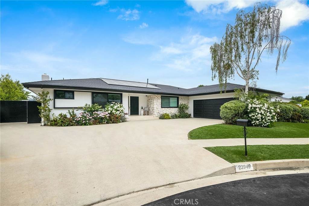 23949 Nomar Street - Photo 1