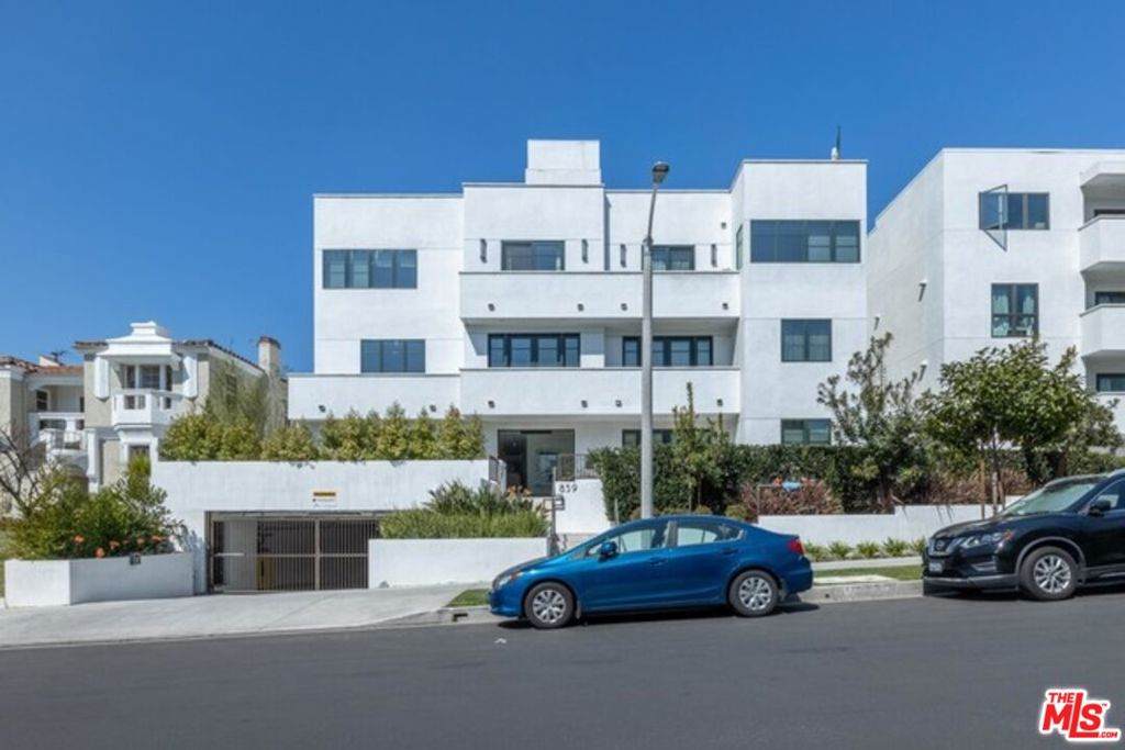 859 Lucerne Boulevard - Photo 1