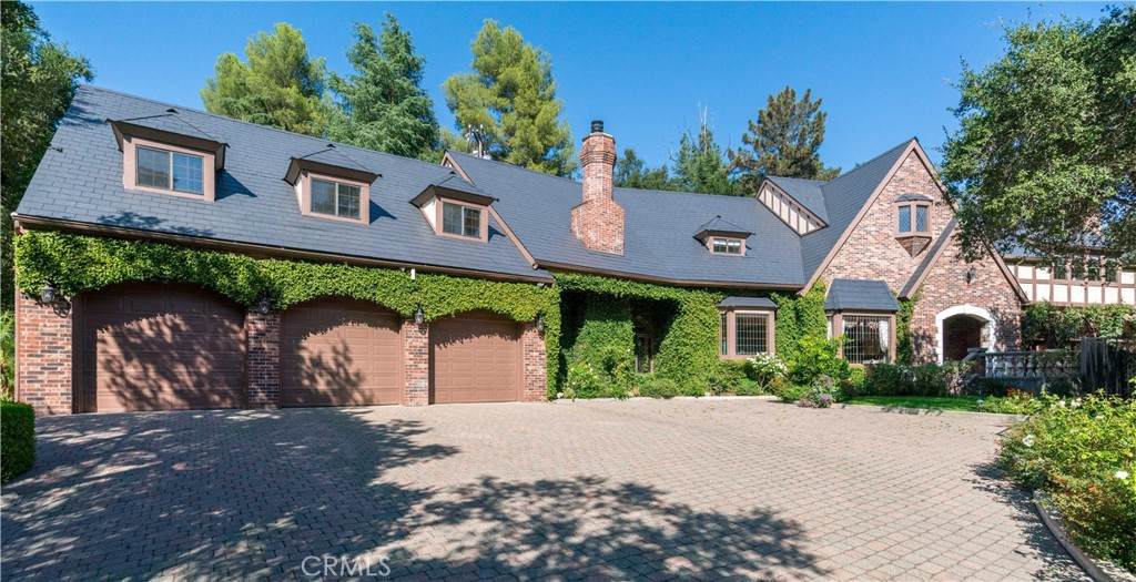 375 Berkshire Avenue - Photo 1