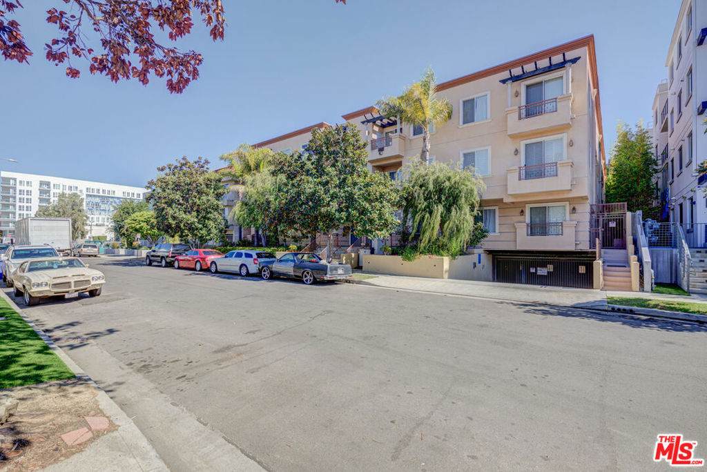 1444 Point View Street - Photo 1