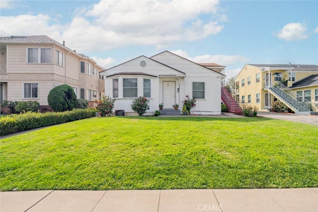676 Glenoaks Boulevard - Photo 1