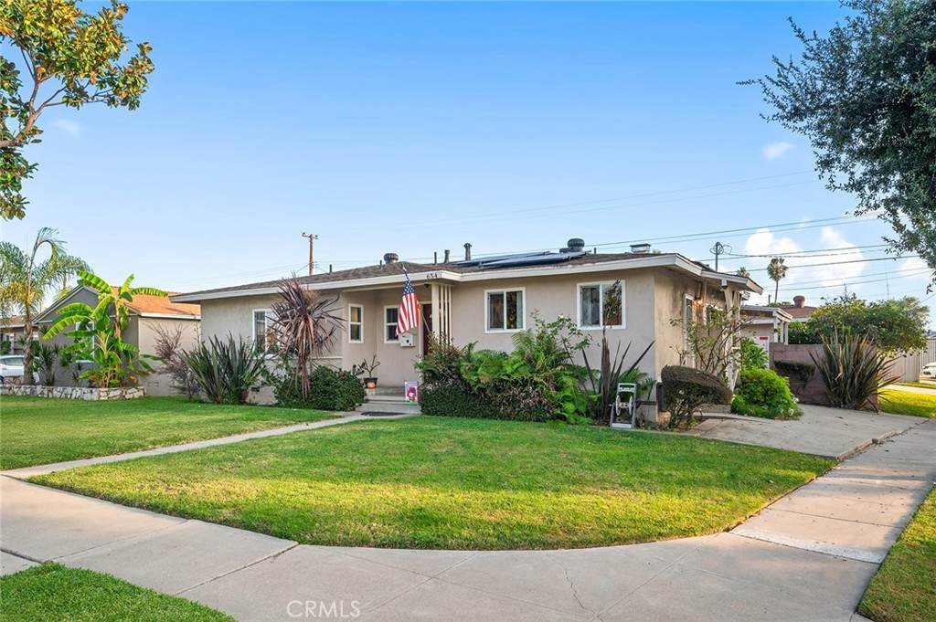 654 Gage Avenue - Photo 1