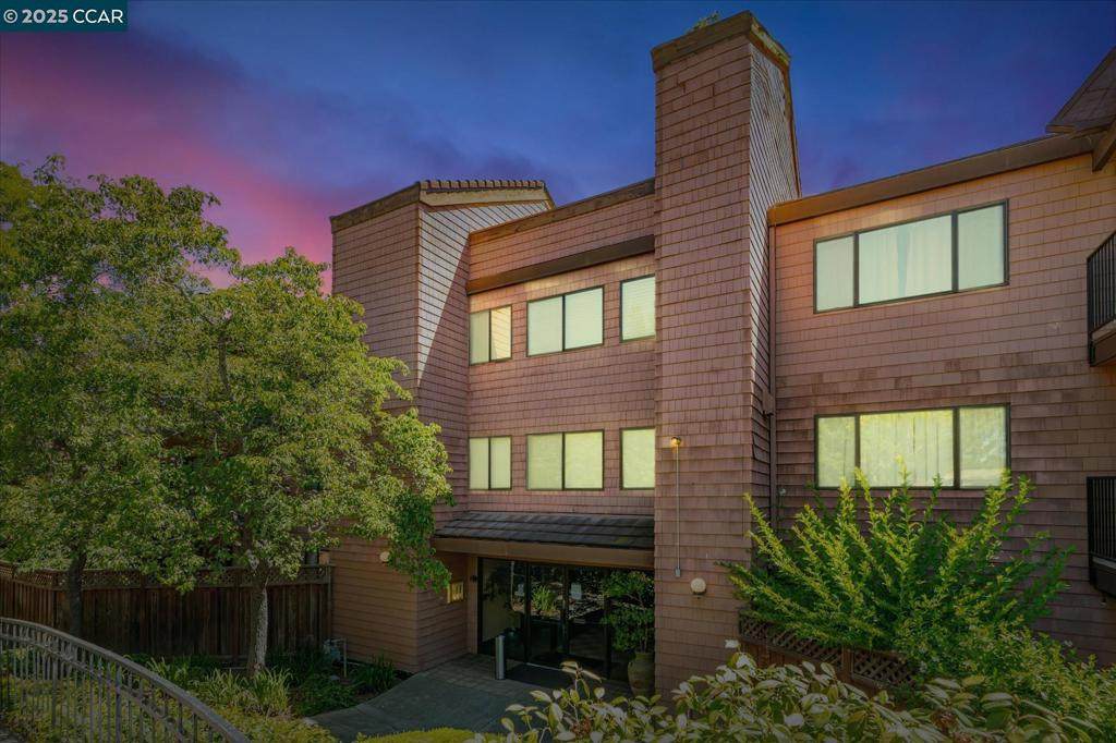 25676 University Ct - Photo 1