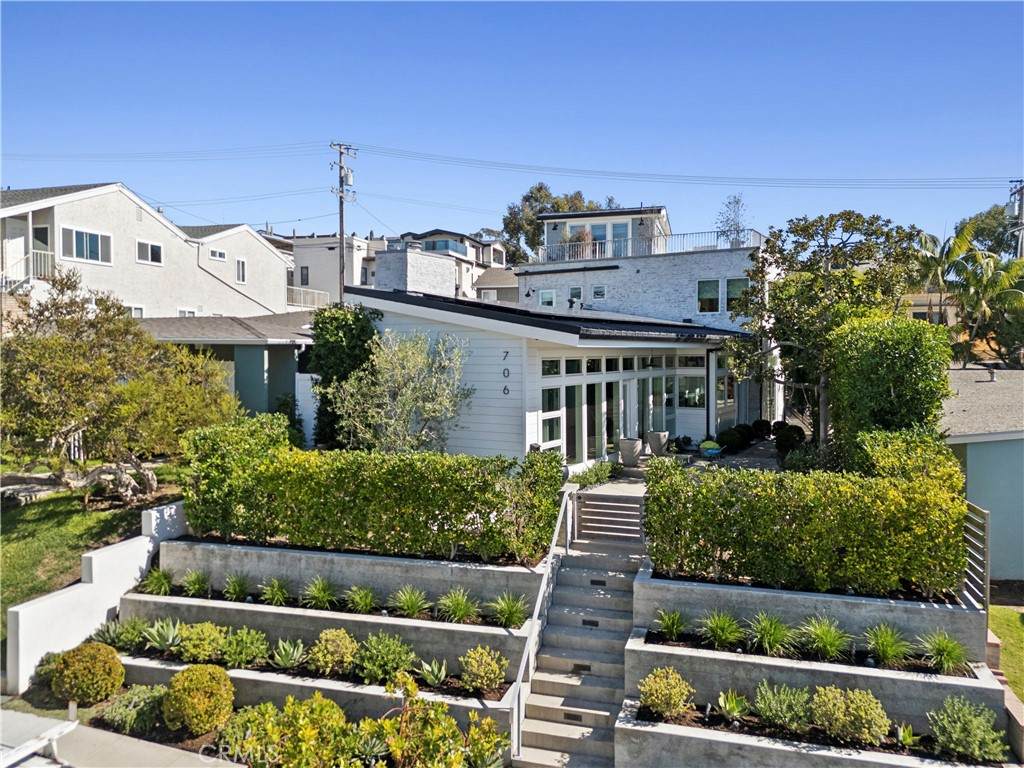 706 Poinsettia - Photo 1