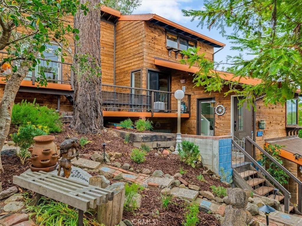 2155 Spencer Street - Photo 1