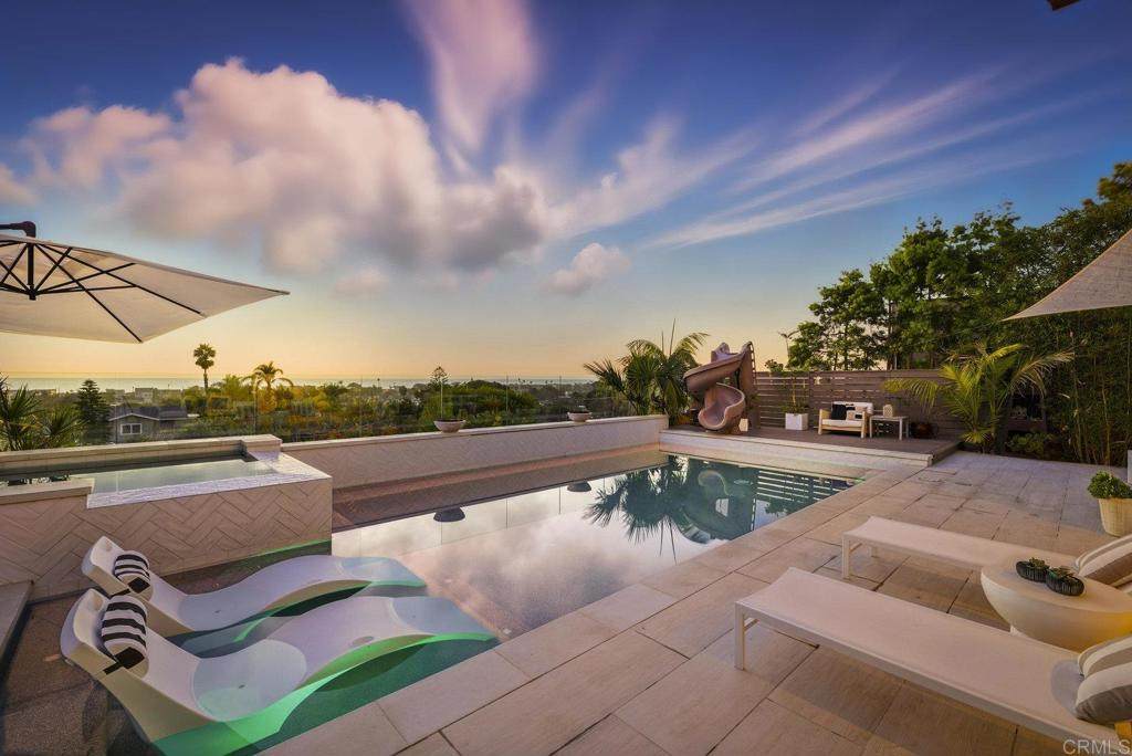 870 Hymettus Avenue - Photo 1