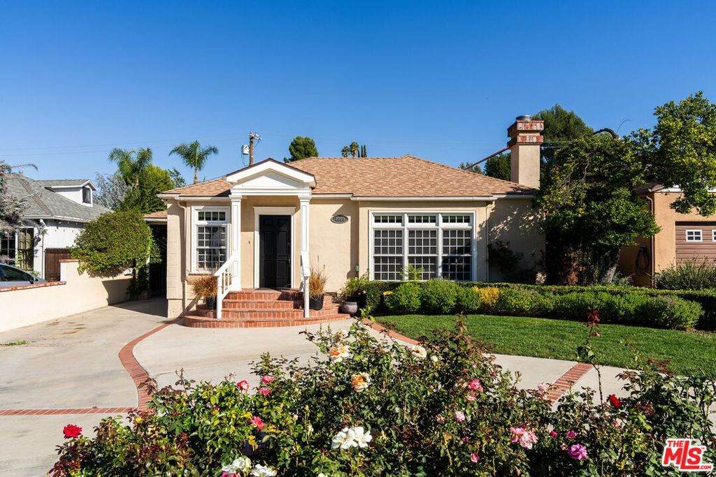 4050 Alcove Avenue - Photo 1