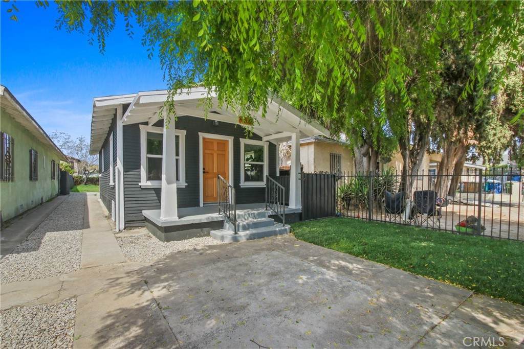 9525 Holmes Avenue - Photo 1