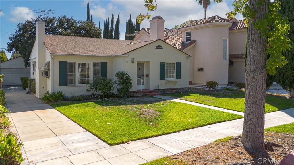 320 Laurel - Photo 1