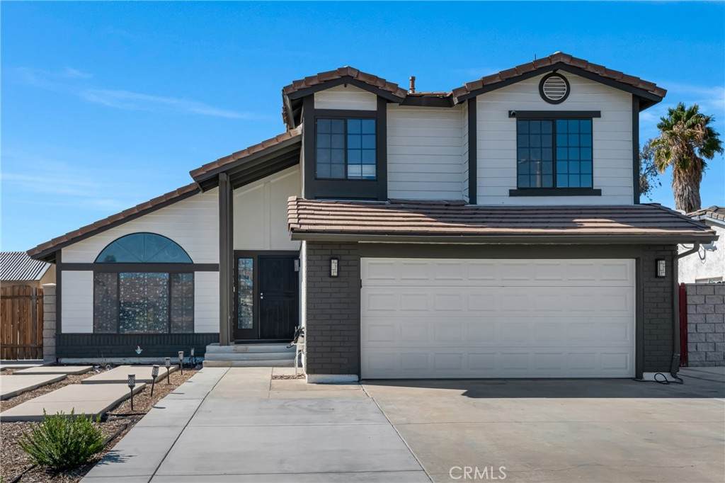 13799 Chara - Photo 1