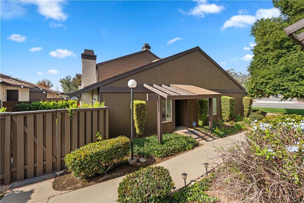 411 Heatherglen - Photo 1