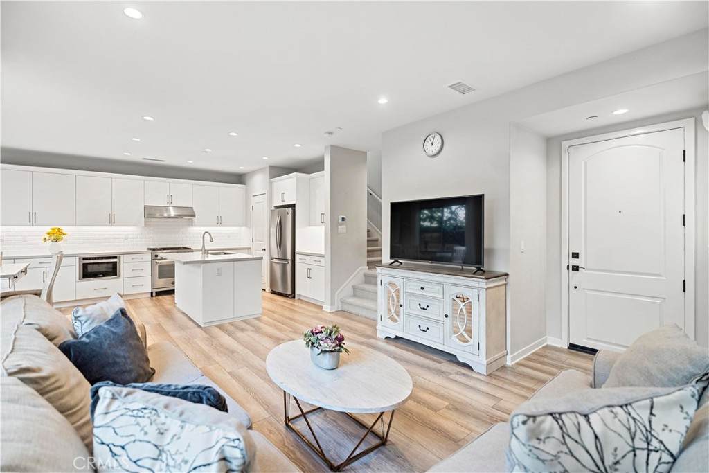 135 Messenger - Photo 1