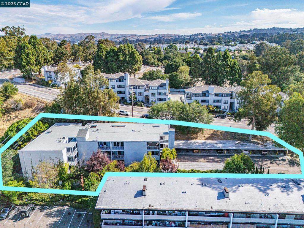 944 944 Walpert St - Photo 1