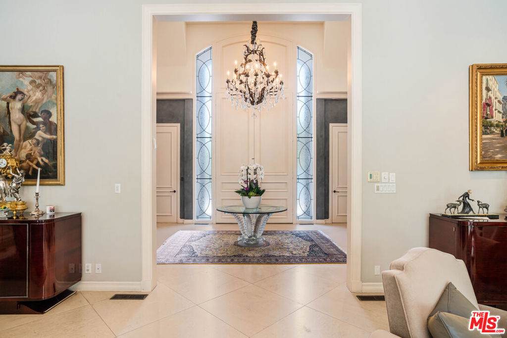 915 Hartford Way - Photo 1