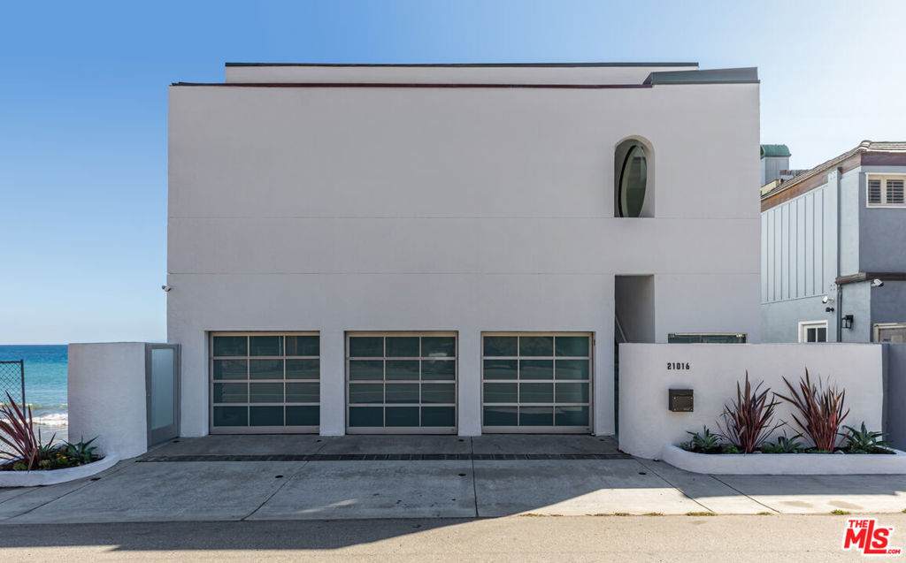 21016 Pacific Coast Highway - Photo 1