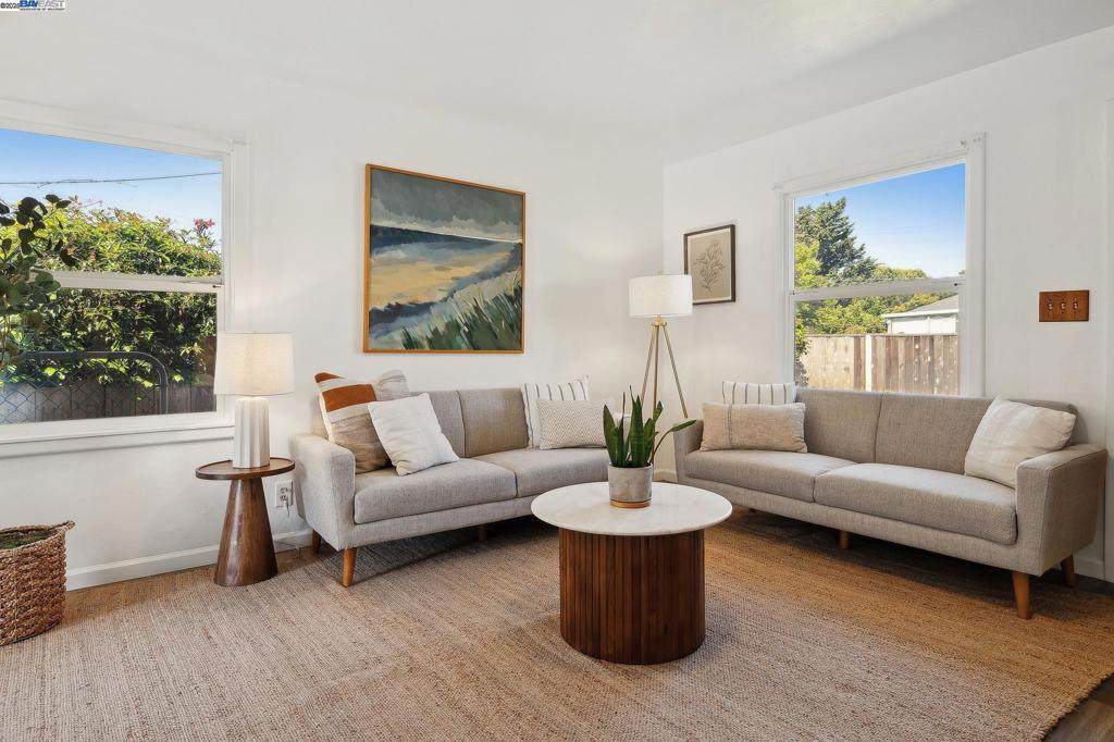 108 Cypress St - Photo 1