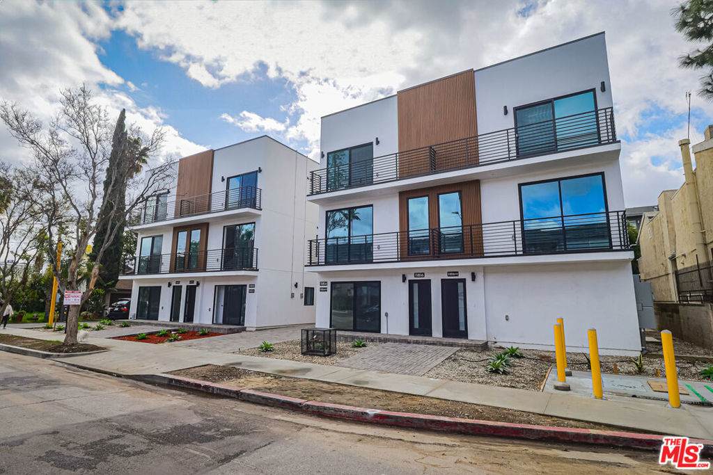 11812 1/2 Gilmore Street - Photo 1